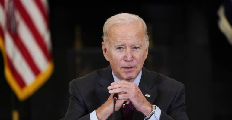 Biden dit que la menace nucléaire de Poutine est le plus grand risque depuis la crise des missiles de Cuba