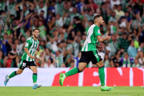 Le Actual Betis de Youssouf Sabaly enchaîne contre Osasuna et passe en tête du classement