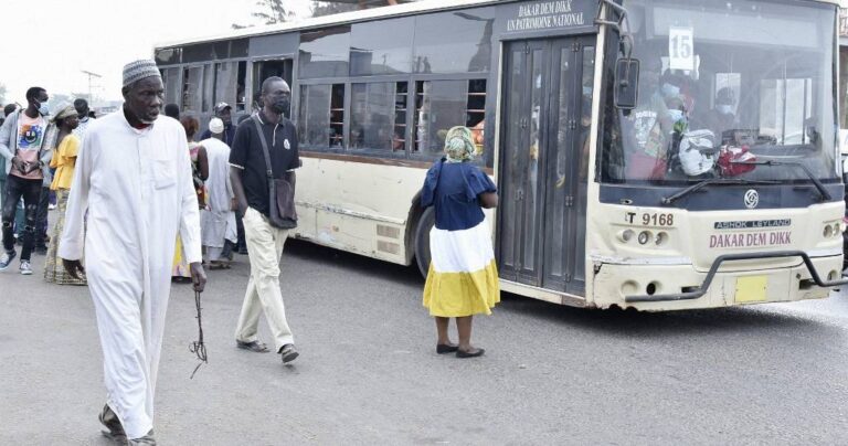 Sénégal : un groupe français va gérer des bus électriques à Dakar