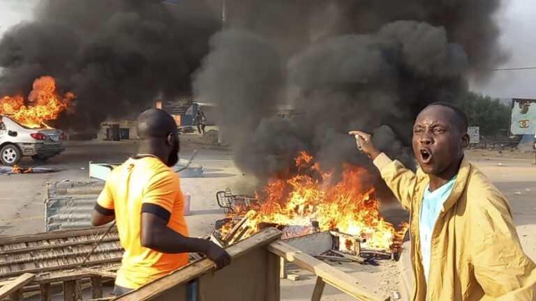 Les forces de sécurité tuent au moins 60 personnes alors que les manifestations envahissent le Tchad